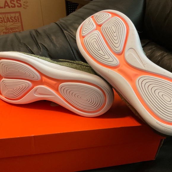 Nike Khaki Flyknit 2 trainers - Picture 5 of 5